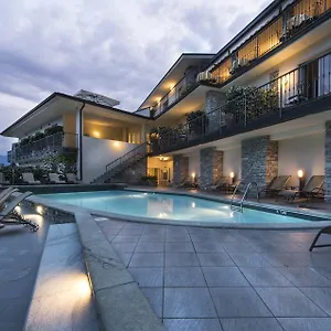 3* Hotel La Perla